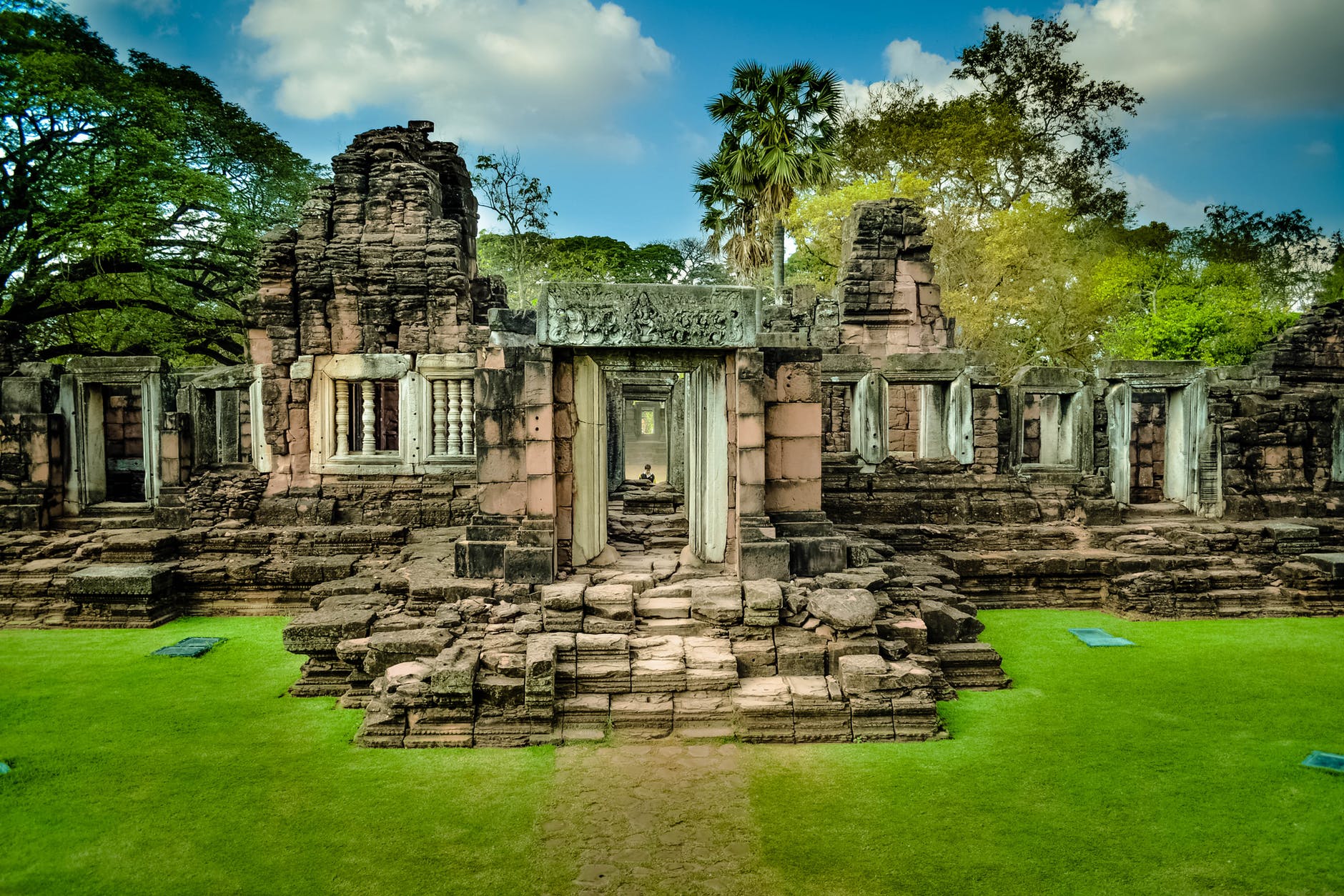 tourist attraction of a place