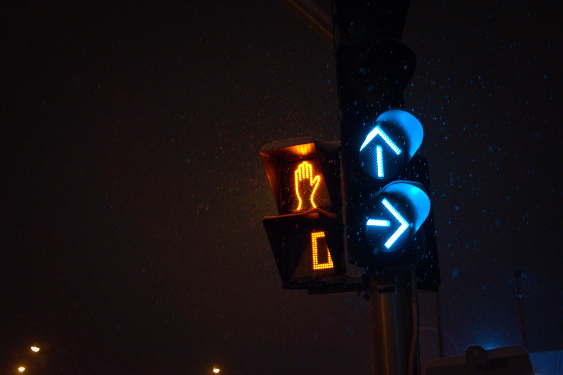 low light photography of traffic light